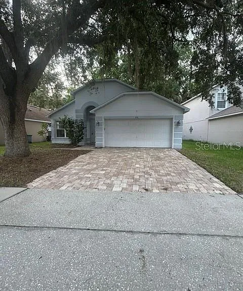 816 Shell Ln — Photo 1