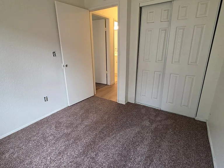 5311-5315 Santa Margarita St — Photo 9