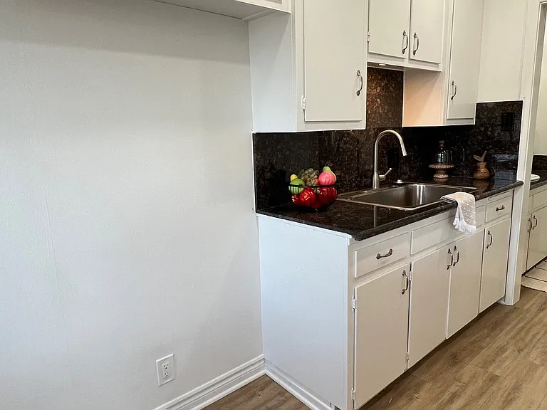 Pinecrest Apartments — Photo 11