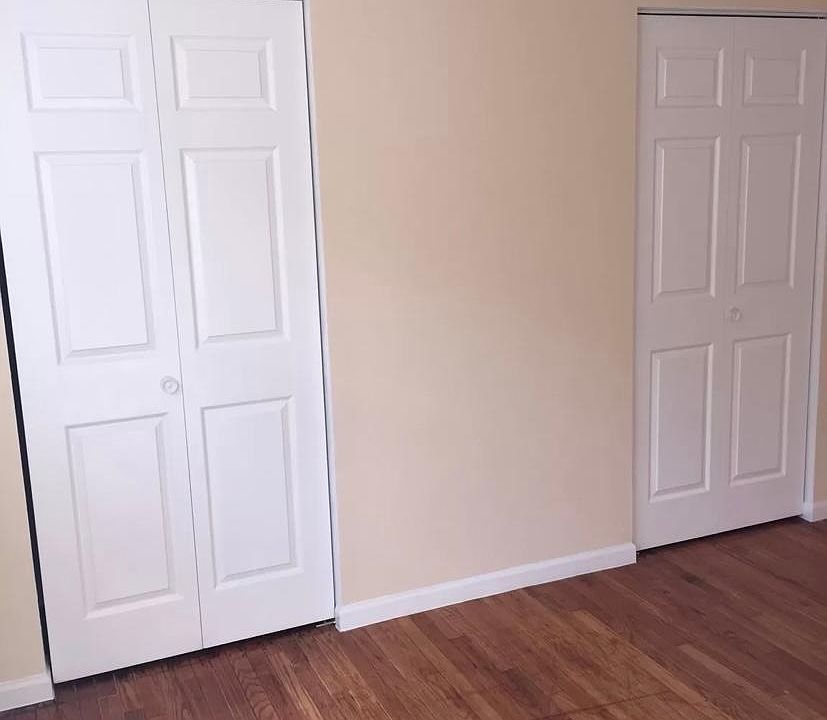 2nd image of 5940 N Kenmore Ave