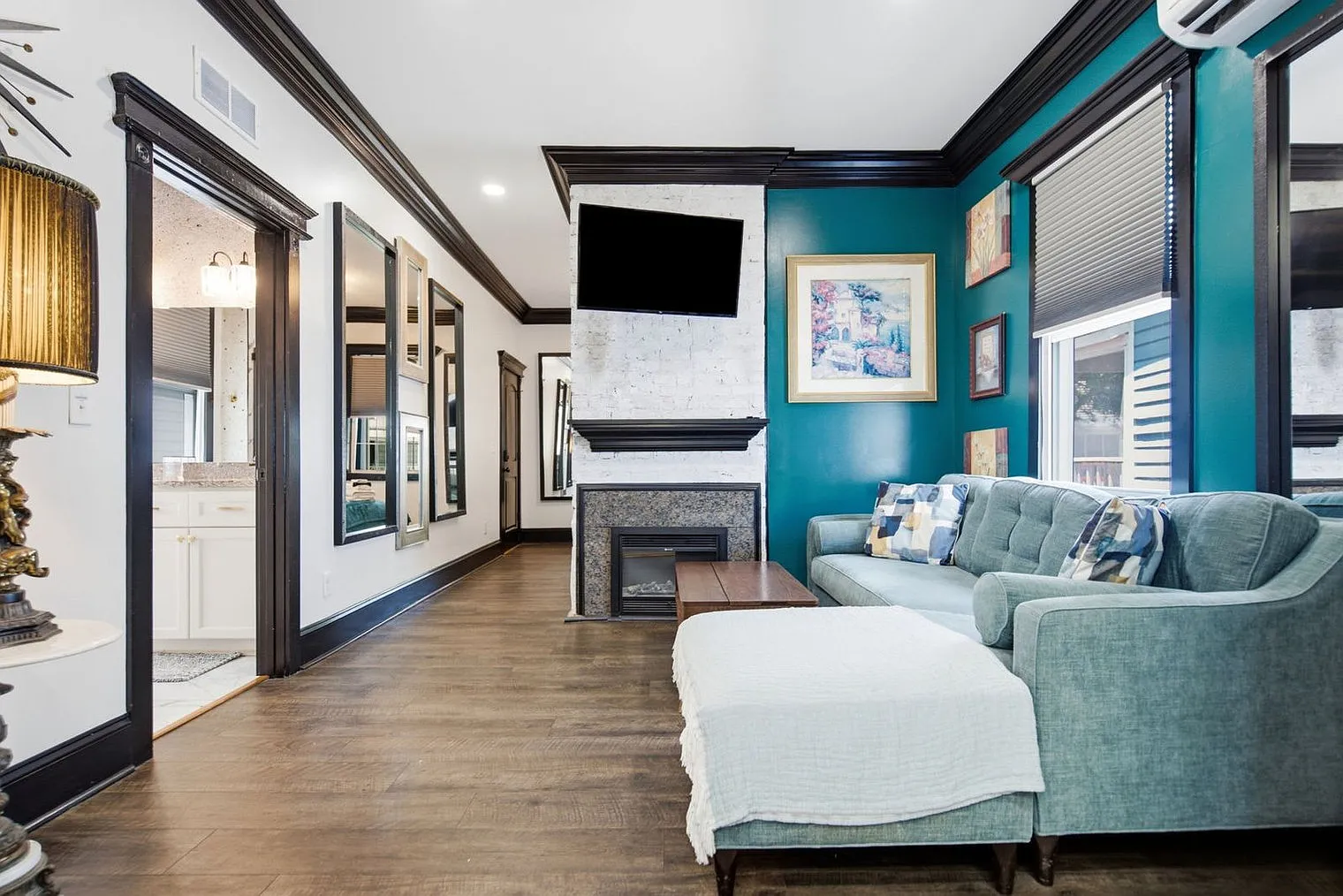 1 bed, 1.0 bath, $3,992 — Photo 2