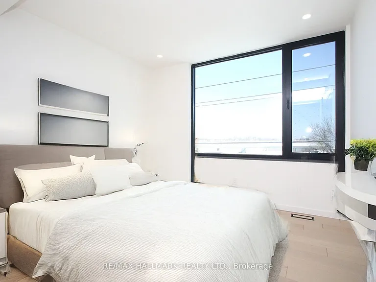2 Owen Dr — Photo 14
