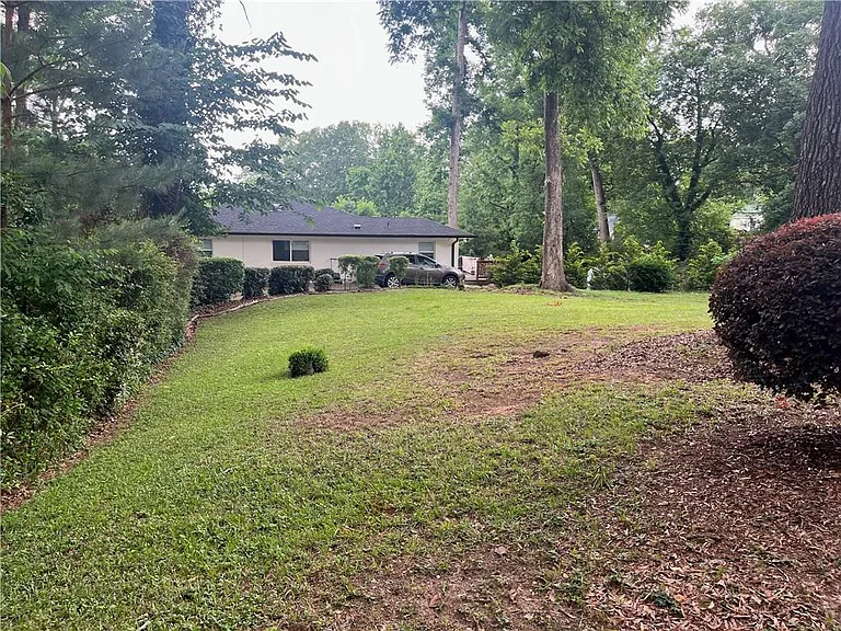 1115 Shelby Pl SE #B — Photo 35