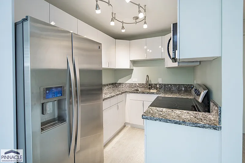 1 bed, 1.0 bath, 429 sqft, $2,000 — Photo 1