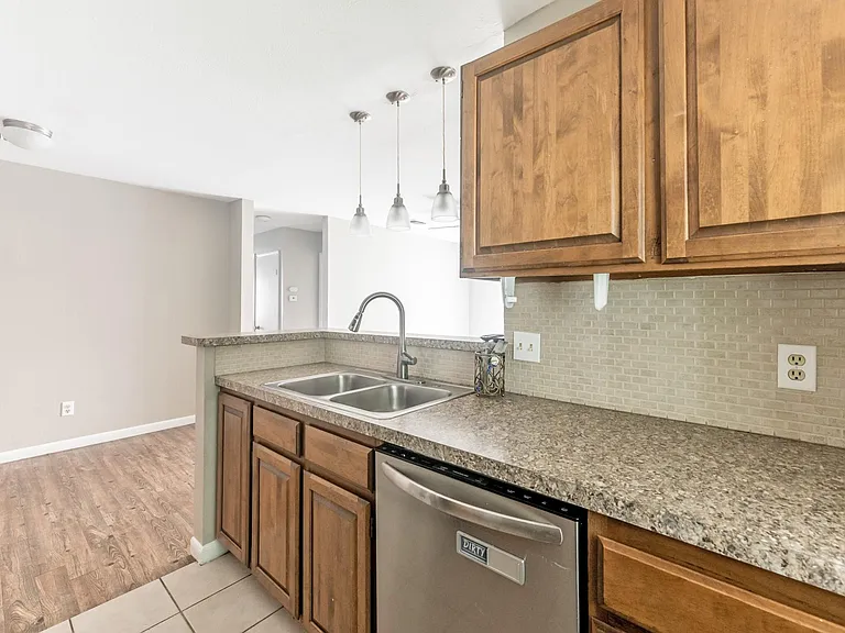 2404 Sycamore Ave #B2 — Photo 9