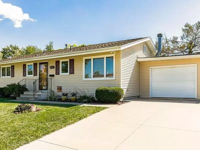 2735 15th Ave, Marion, IA, 52302