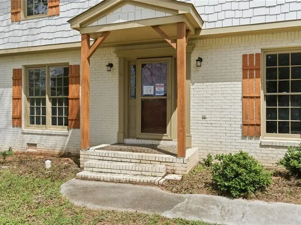 532 Valley Woods Cir SE, Conyers, GA 30094