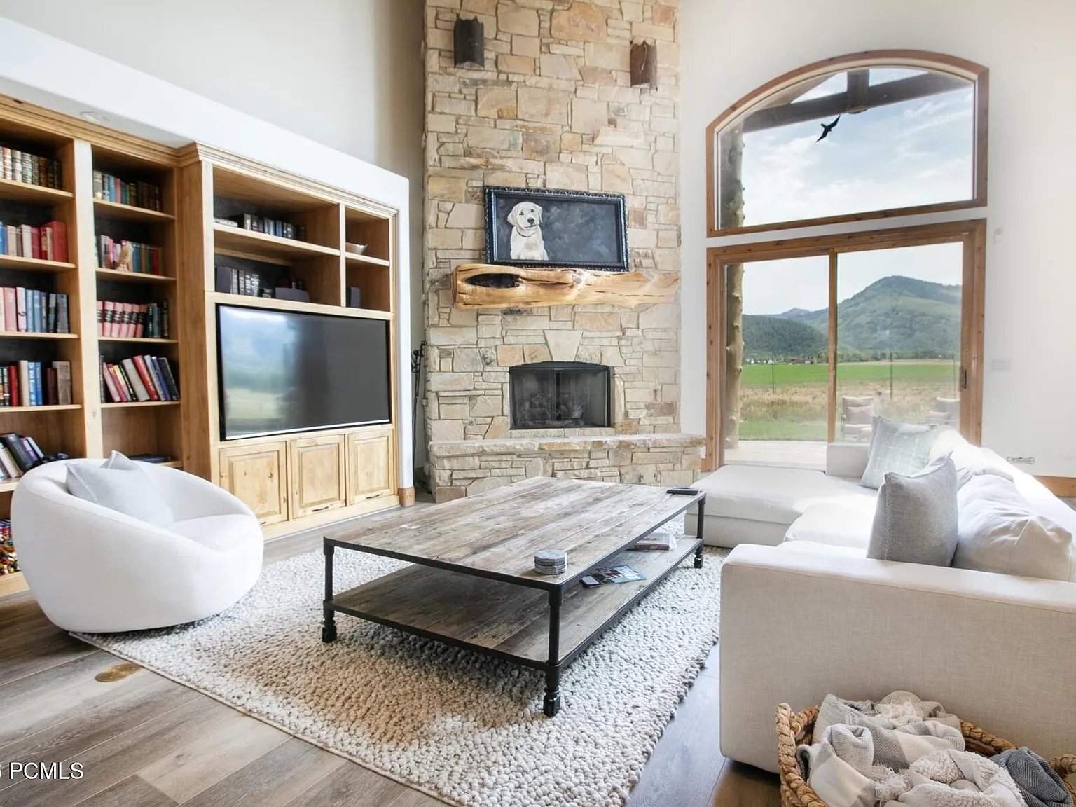 4 bed, 4.0 bath, 3600 sqft, $7,500 — Photo 3