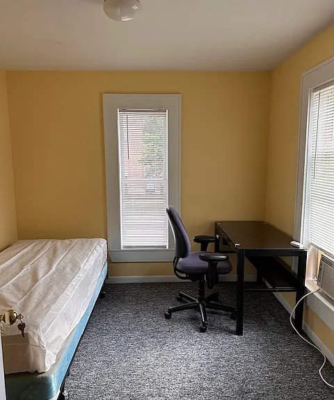 Upper front bedroom 2