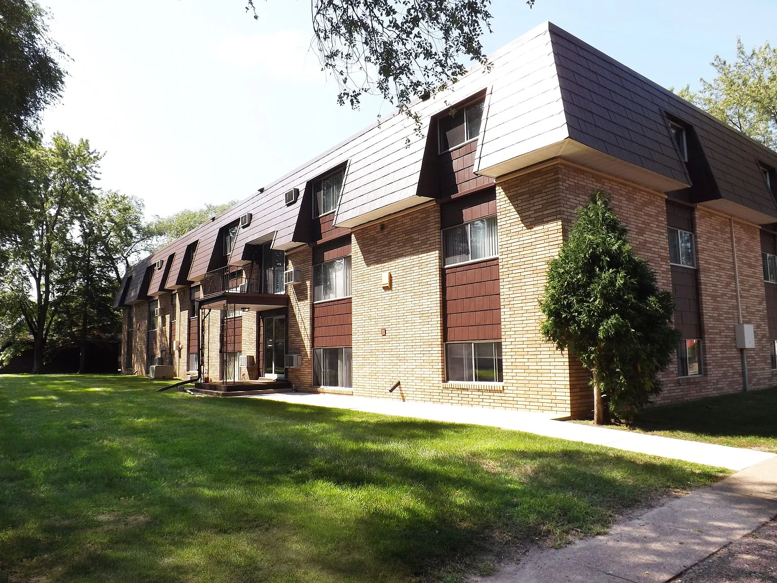 444 Apartments - Senior Community — Photo 2