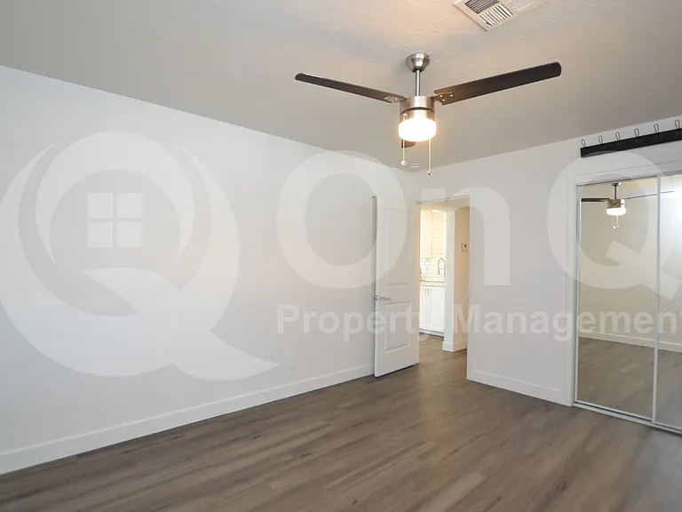 1202 E Kaler Dr #3 — Photo 5