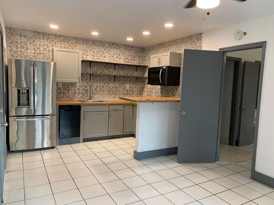 1st image of 1418 SW 27th St #4