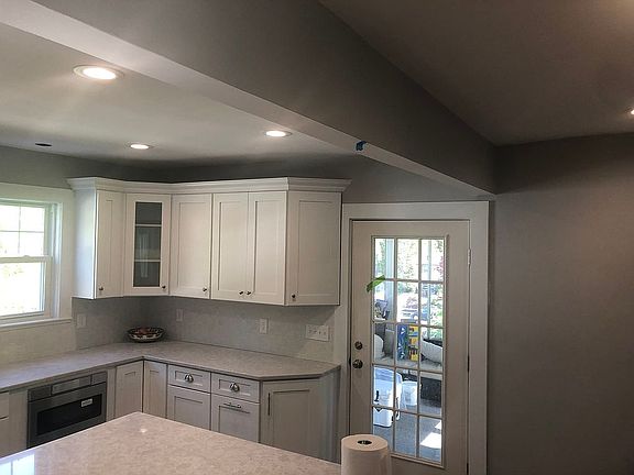 3rd image of 60 Seminole Ave