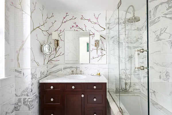 Sold by Warburg | media 25