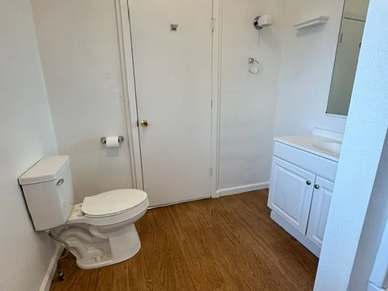319 N Shasta St — Photo 14