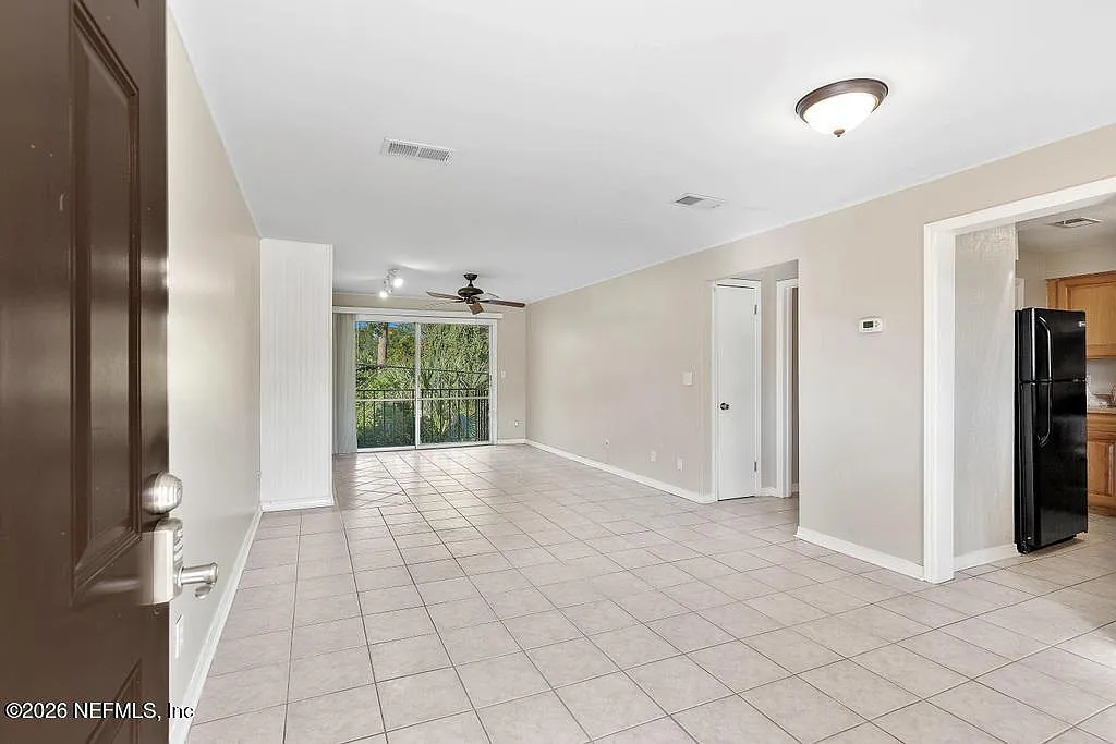 2 bed, 2.0 bath, 992 sqft, $1,275 — Photo 1