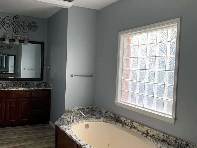 106 Canterbury Cir — Photo 9
