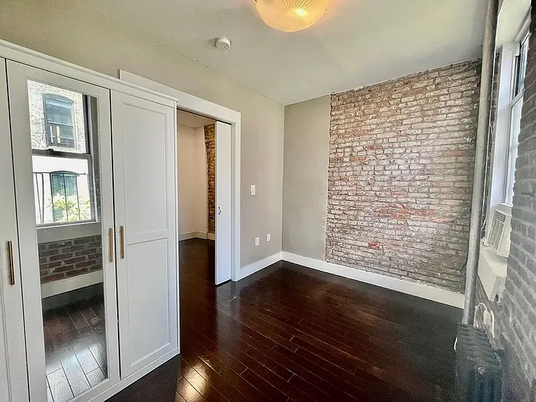 55 Spring St #11 — Photo 3