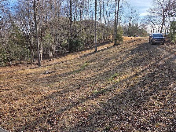 3rd image of 681 Bradley Rd