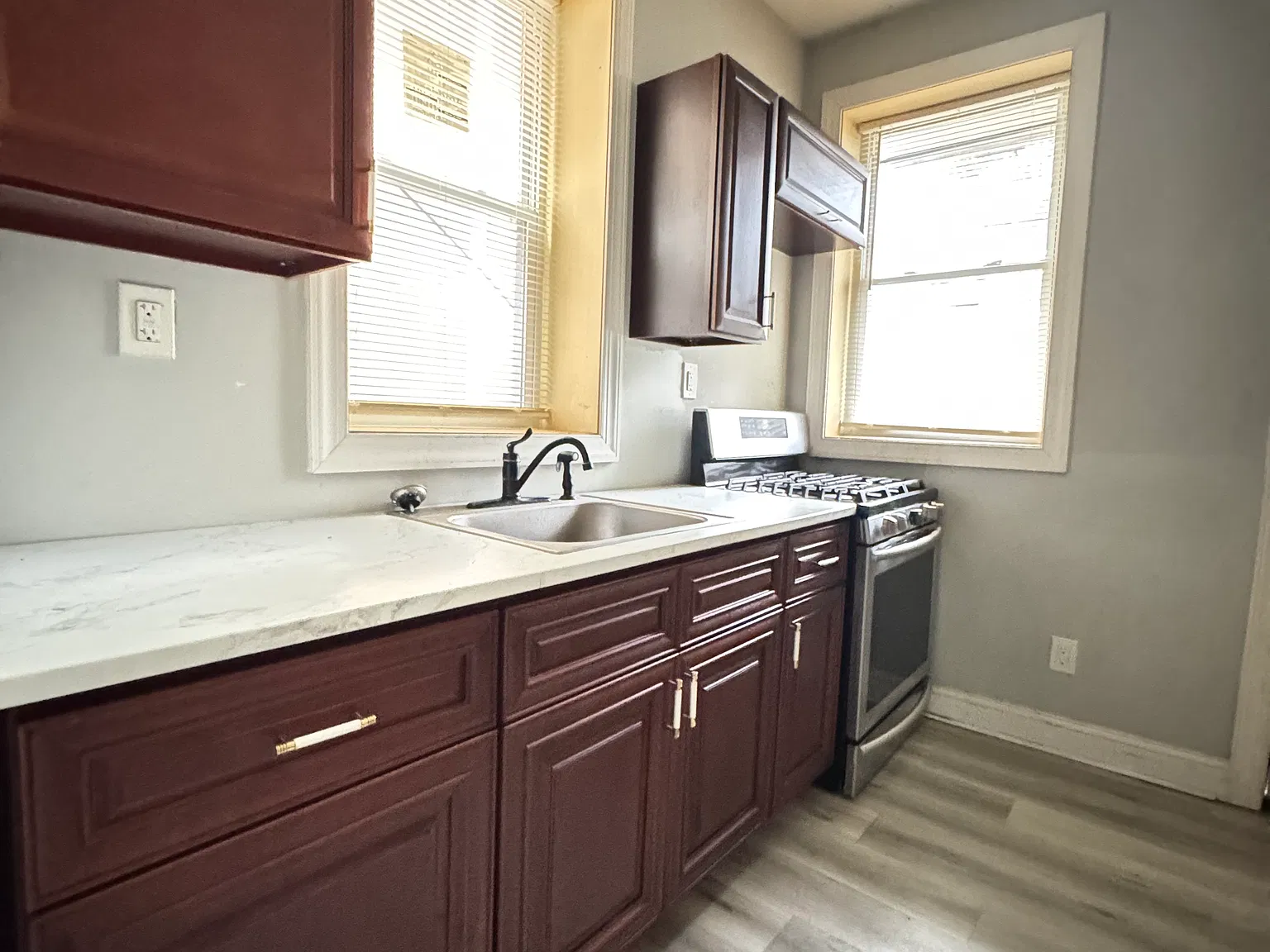 1 bed, 700 sqft, $1,100 — Photo 4