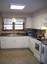 5th image of 208 Fox St S