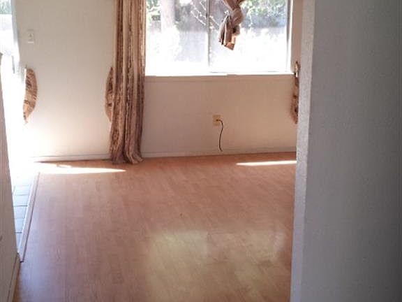 3rd image of 1820 Juniper Ave