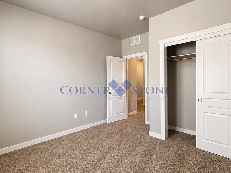 4676 W Silver Riv — Photo 5