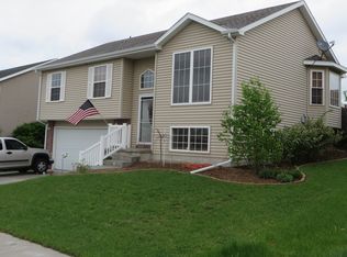 1918 Timber Ridge Rd, Lincoln, NE 68522