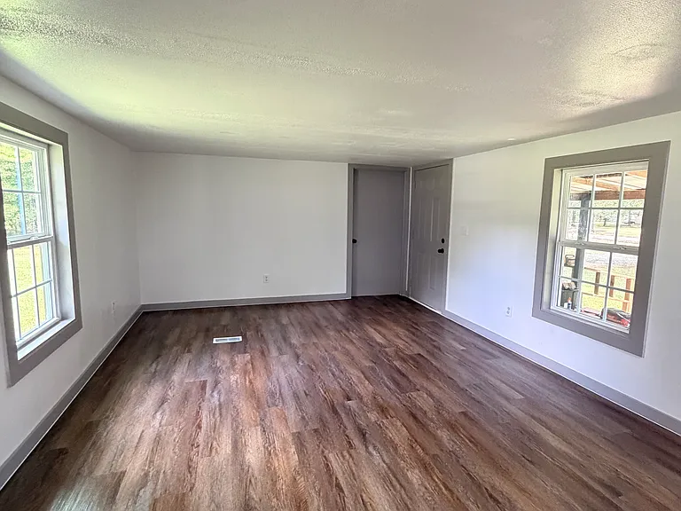 714 County Road 3011 — Photo 3