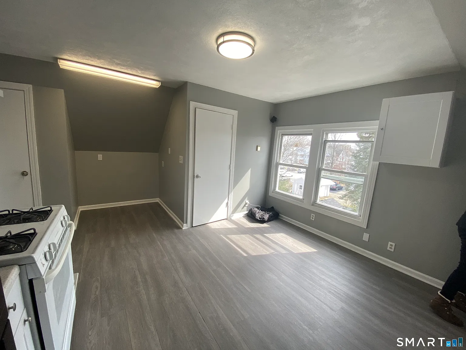 1 bed, 3.0 bath, 2900 sqft, $1,600 — Photo 2