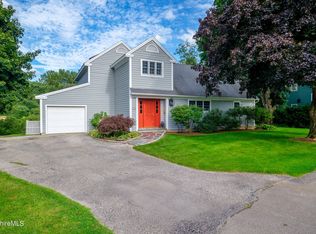 100 Berkshire Dr, Williamstown, MA 01267