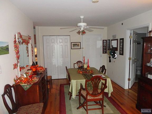 3rd image of 25 Crest St APT 207