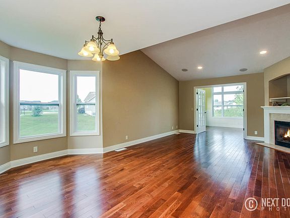 4th image of 10143 Prairie Grass Dr