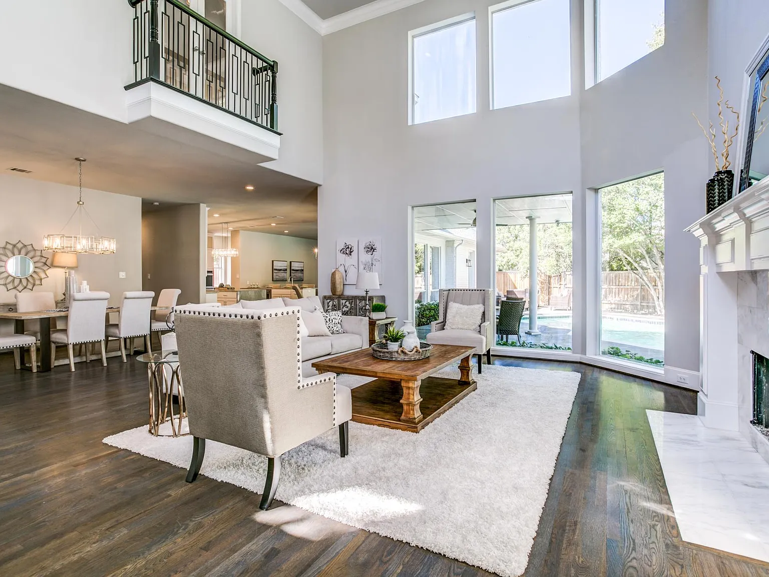 5 bed, 5.5 bath, 4879 sqft, $12,000 — Photo 3