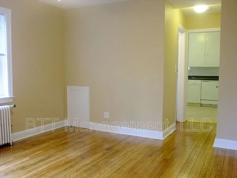 8405 Greenwood Ave #3 — Photo 13