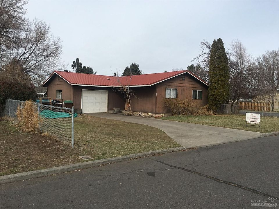 1st image of 757 SE Knight St