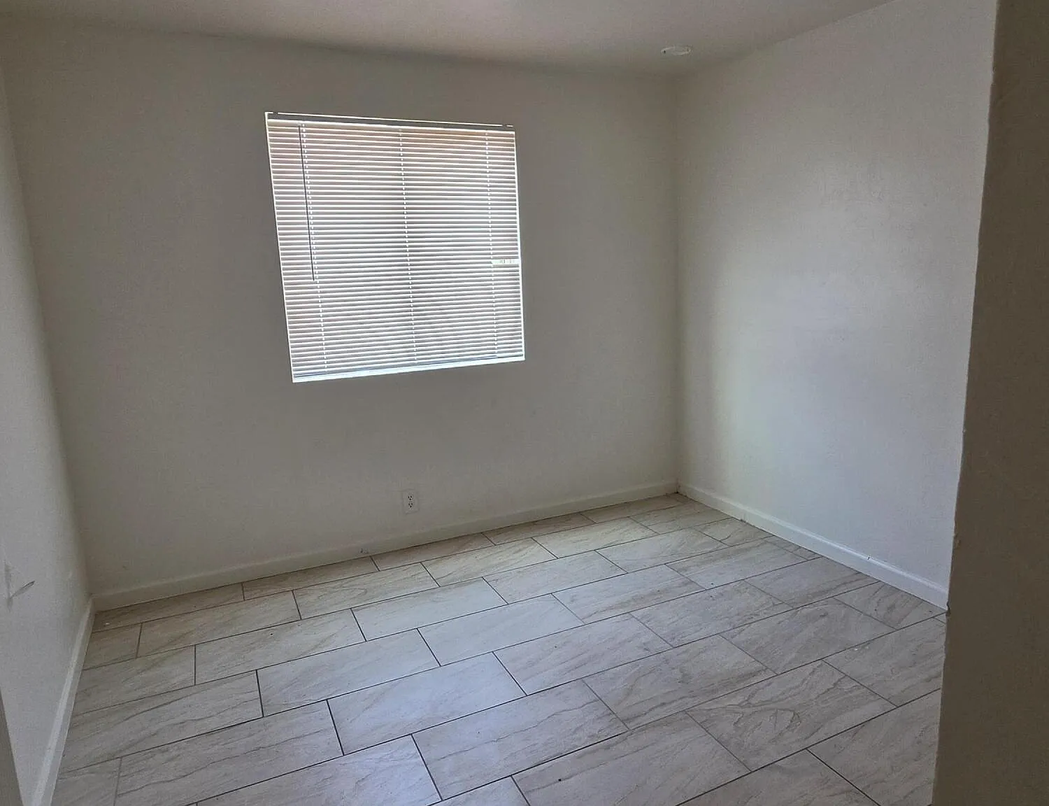 3 bed, 1.5 bath, 1200 sqft, $1,500 — Photo 4