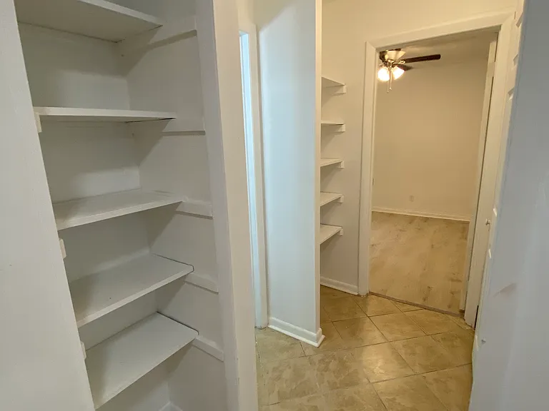 113 Royce Cir #113 — Photo 7