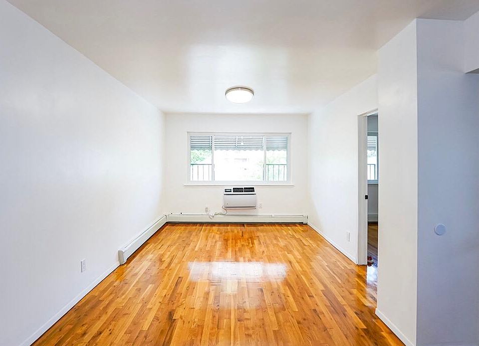 1st image of 2913 Morgan Ave #2