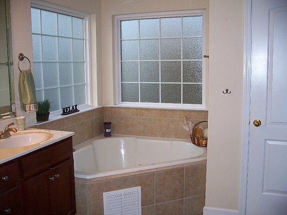 4th image of 1316 Pershing Hill Ln