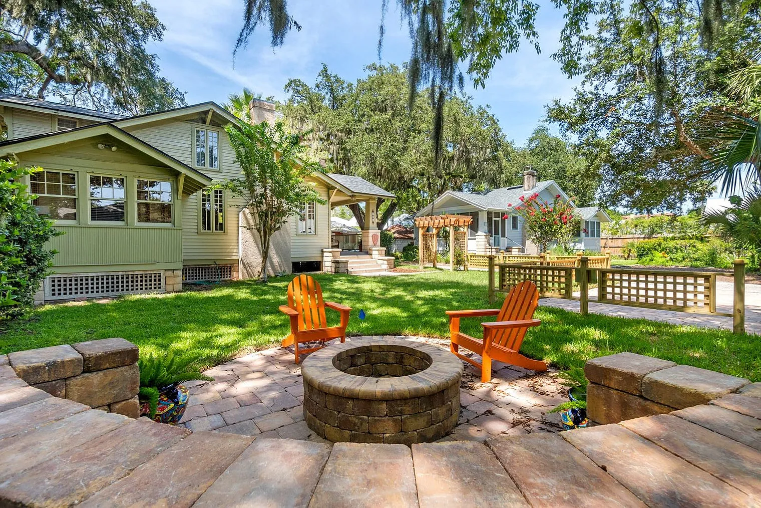 3 bed, 2.0 bath, 1991 sqft, $7,813 — Photo 4