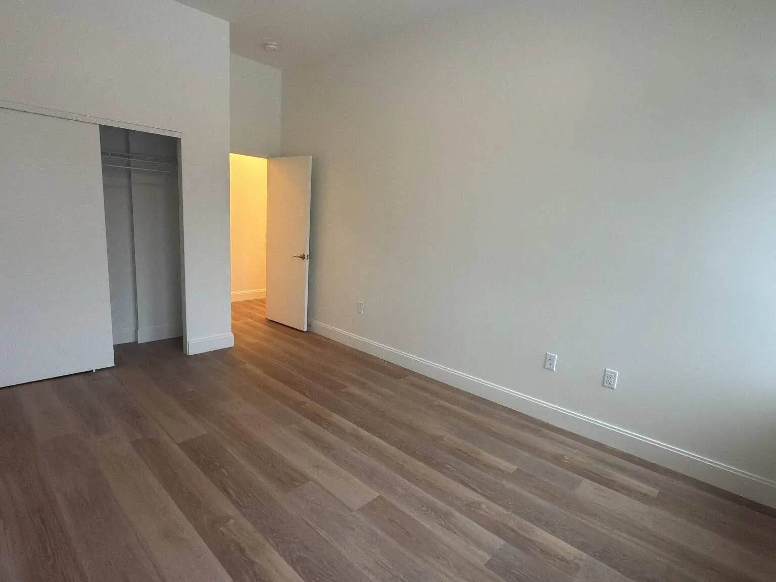 1 bed, 1.0 bath, $3,100 — Photo 4