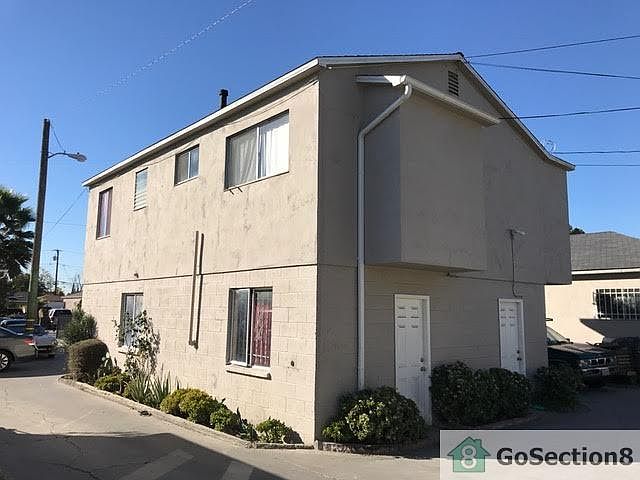 2nd image of 3267 Palm Ave
