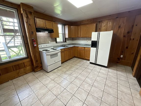 2nd image of 233 W Jackson St #A