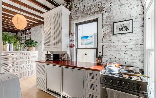 Rented by Bryan L Rozencwaig, LREB | media 21