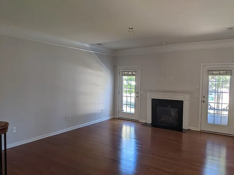 3409 Bidwell Ave — Photo 8