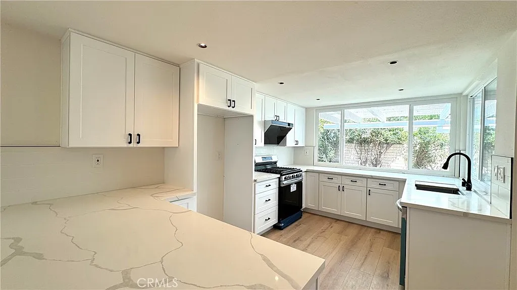 4 bed, 1721 sqft, $5,500 — Photo 4