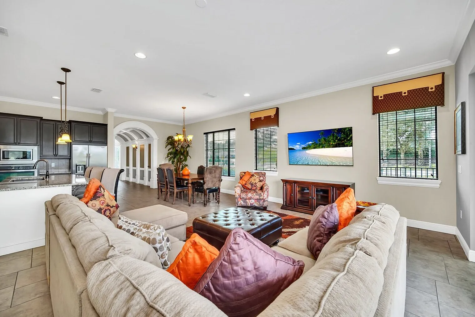 5 bed, 4.0 bath, 3250 sqft, $7,328 — Photo 3