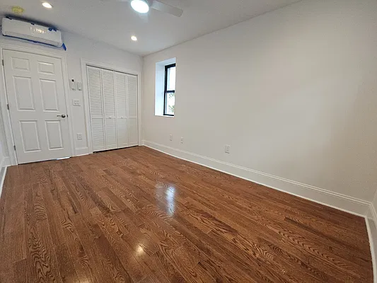 Bedroom, photo 6
