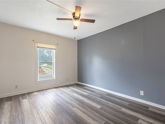 5th image of 2484 Hilltop Ave